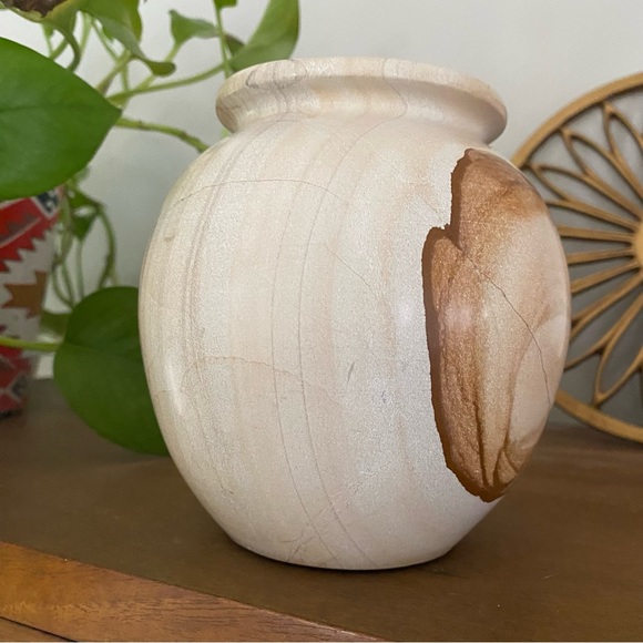 Neutral Stone Vase from Pakistan - Picture 1 of 7